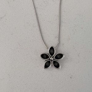 Silpada flower necklace.
